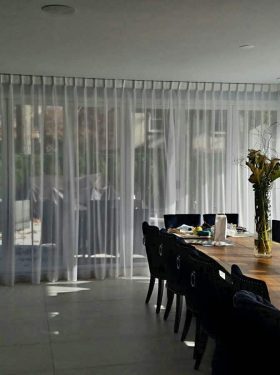 Sheer-drapes-for-dining-room